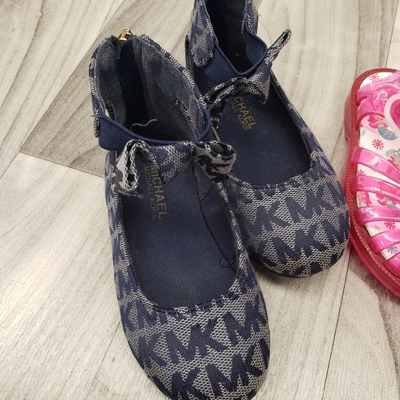 Kids Michael Kors Bow Mary Jane's - Picture 1 of 4